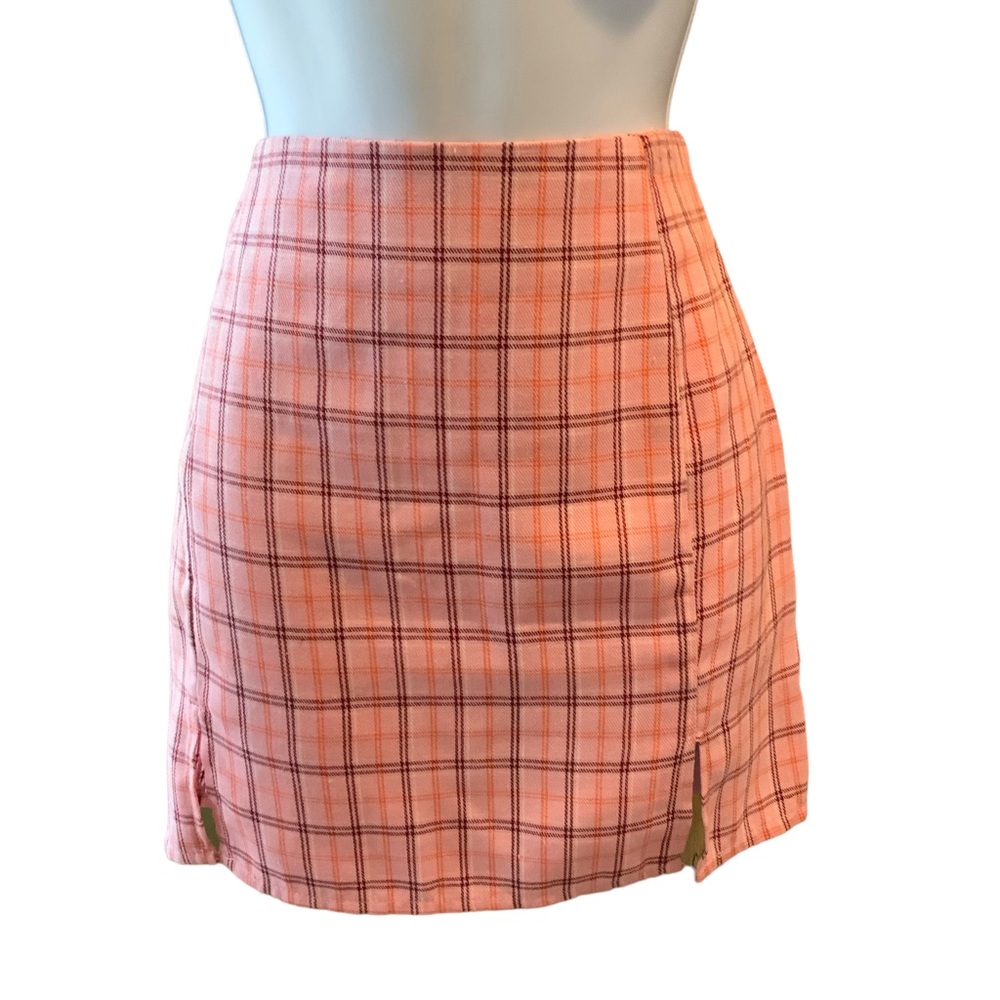 Pink Plaid Mini Skirt With Two Front Vents and Zipper In Back Size Small
